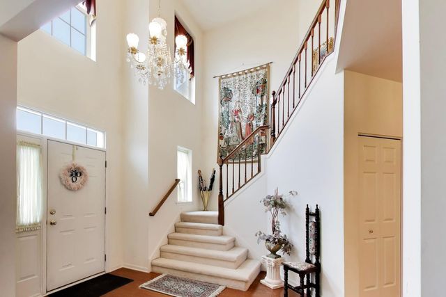 5355 Galloway Drive, Hoffman Estates, IL 60192