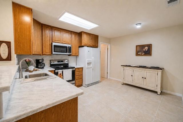 426 Glenbriar Cir, Tracy, CA 95377