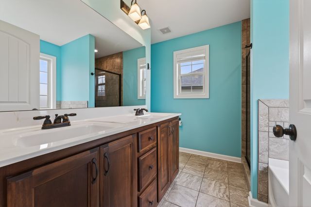 1684 Putnum Dr, Clarksville, TN 37042