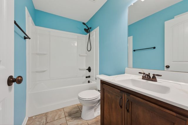 1684 Putnum Dr, Clarksville, TN 37042