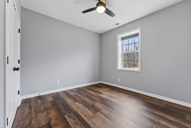 1684 Putnum Dr, Clarksville, TN 37042