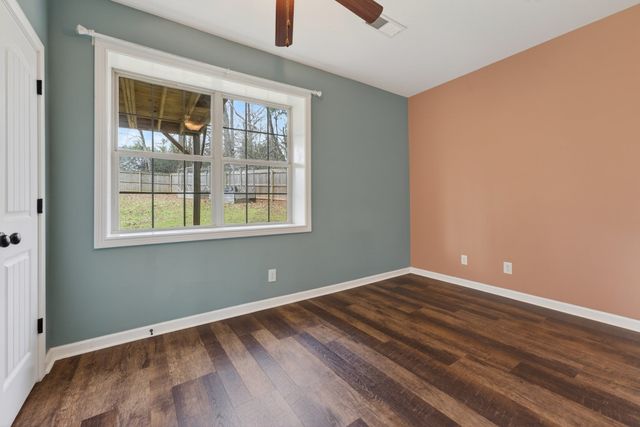1684 Putnum Dr, Clarksville, TN 37042