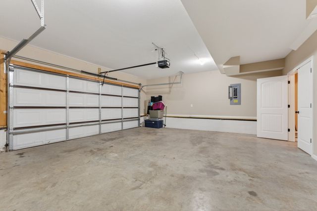 1684 Putnum Dr, Clarksville, TN 37042