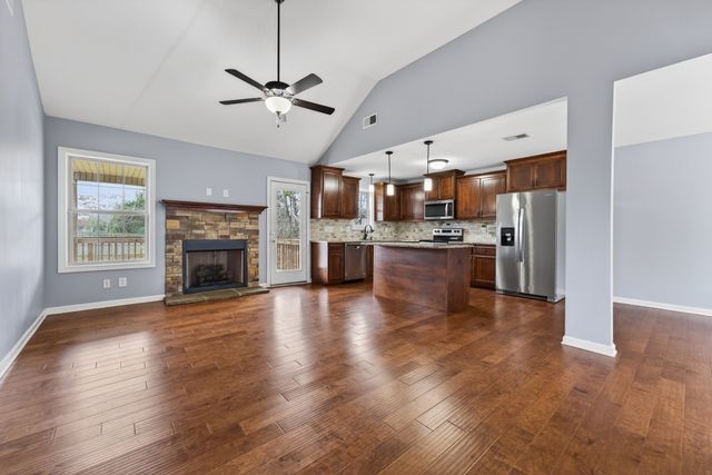 1684 Putnum Dr, Clarksville, TN 37042
