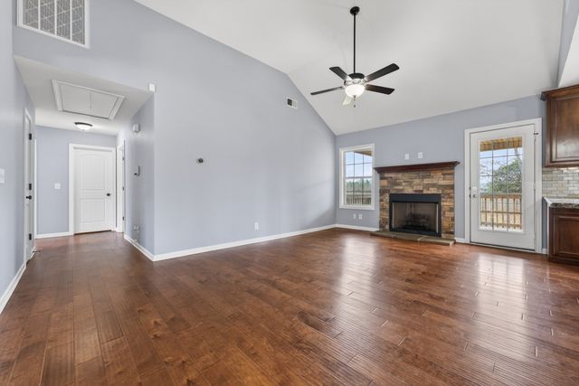 1684 Putnum Dr, Clarksville, TN 37042