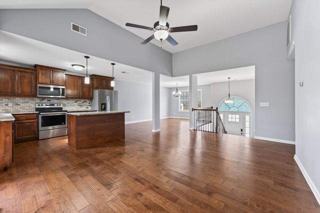 1684 Putnum Dr, Clarksville, TN 37042