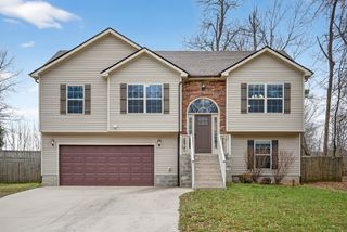 1684 Putnum Dr, Clarksville, TN 37042