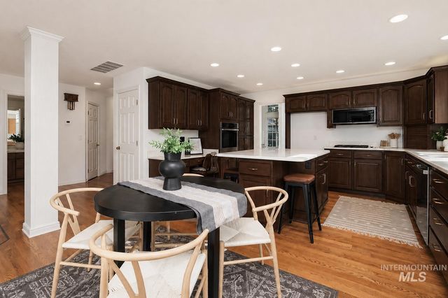 8037 W Innsbrook Ct, Boise, ID 83704