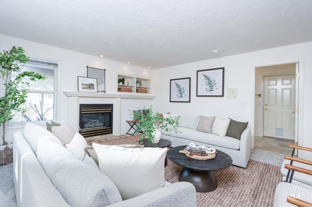 8037 W Innsbrook Ct, Boise, ID 83704