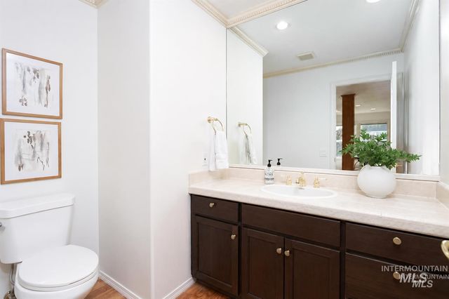 8037 W Innsbrook Ct, Boise, ID 83704