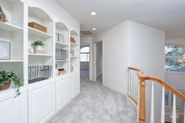 8037 W Innsbrook Ct, Boise, ID 83704