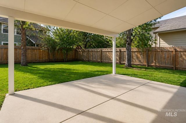 8037 W Innsbrook Ct, Boise, ID 83704