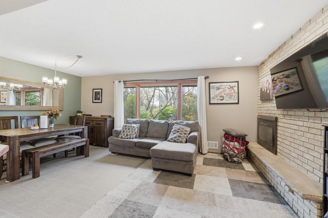 115 Peninsula Road, Medicine Lake, MN 55441