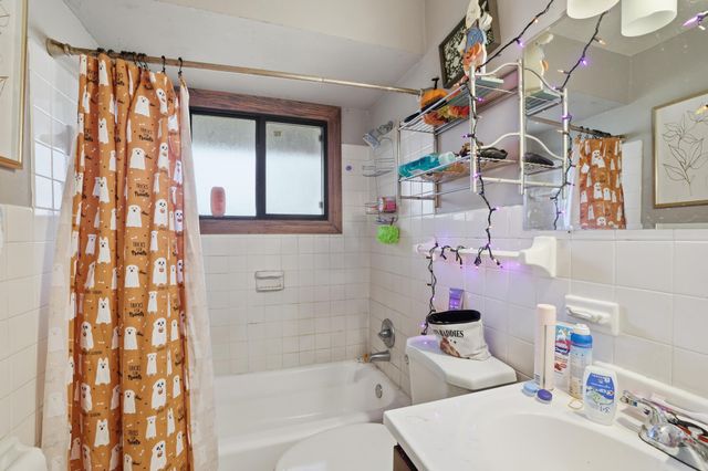 115 Peninsula Road, Medicine Lake, MN 55441