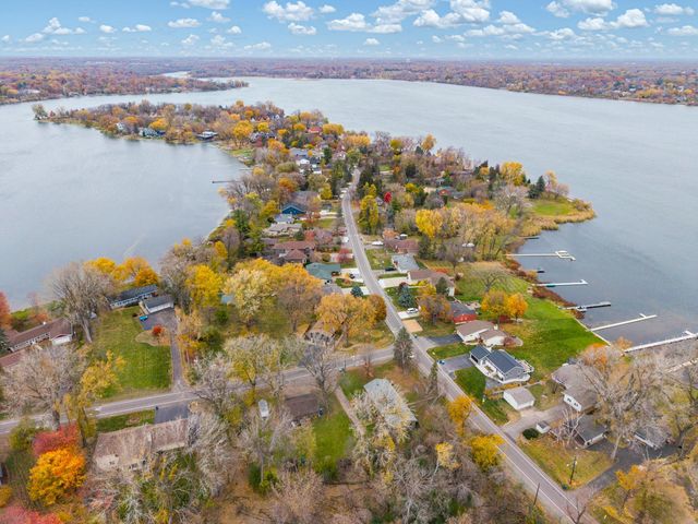 115 Peninsula Road, Medicine Lake, MN 55441