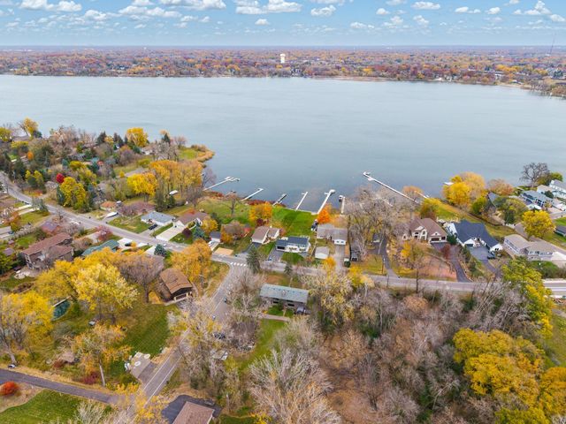 115 Peninsula Road, Medicine Lake, MN 55441