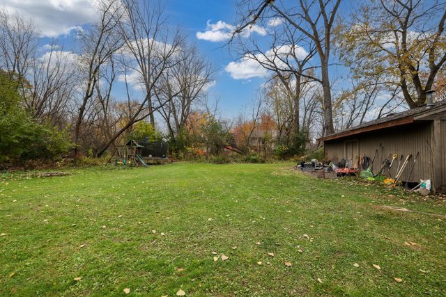 115 Peninsula Road, Medicine Lake, MN 55441