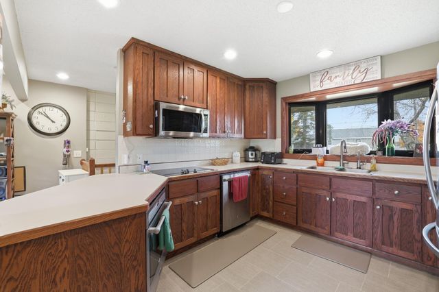 115 Peninsula Road, Medicine Lake, MN 55441