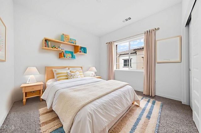 533 Via Vallarta, Camarillo, CA 93012