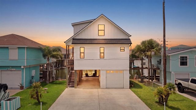 16710 Cabeza De Vaca, Jamaica Beach, TX 77554