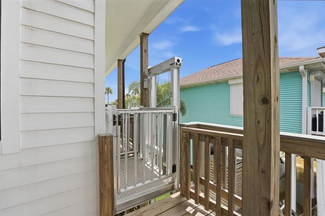 16710 Cabeza De Vaca, Jamaica Beach, TX 77554