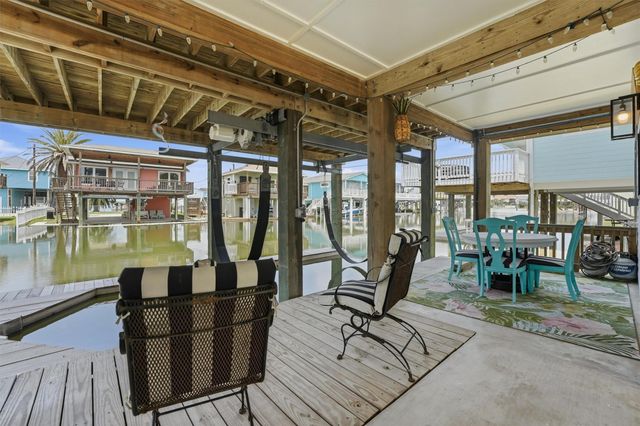 16710 Cabeza De Vaca, Jamaica Beach, TX 77554
