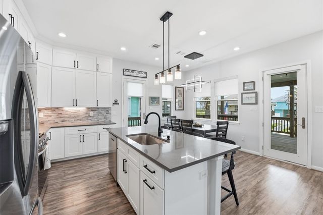 16710 Cabeza De Vaca, Jamaica Beach, TX 77554