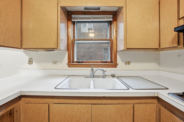 272 E 148th Street, Harvey, IL 60426