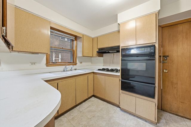 272 E 148th Street, Harvey, IL 60426