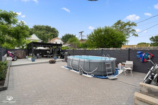 1318 S 6th Avenue, Maywood, IL 60153