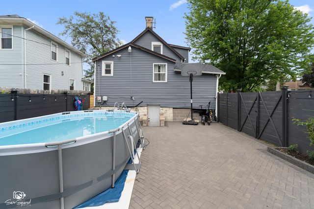 1318 S 6th Avenue, Maywood, IL 60153