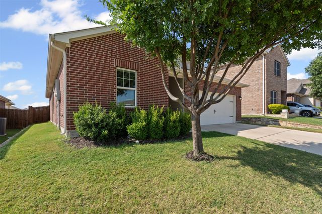 5329 Northfield Drive, Fort Worth, TX 76179