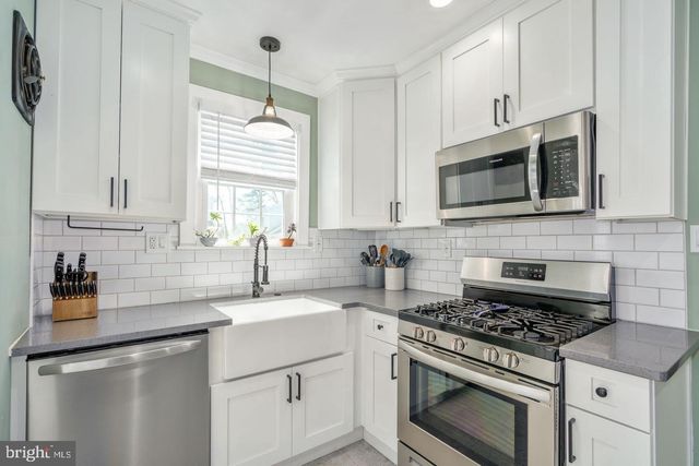 57 RIDGEWAY AVE, Oaklyn, NJ 08107