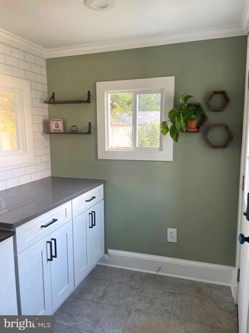 57 RIDGEWAY AVE, Oaklyn, NJ 08107