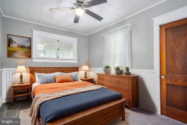 57 RIDGEWAY AVE, Oaklyn, NJ 08107