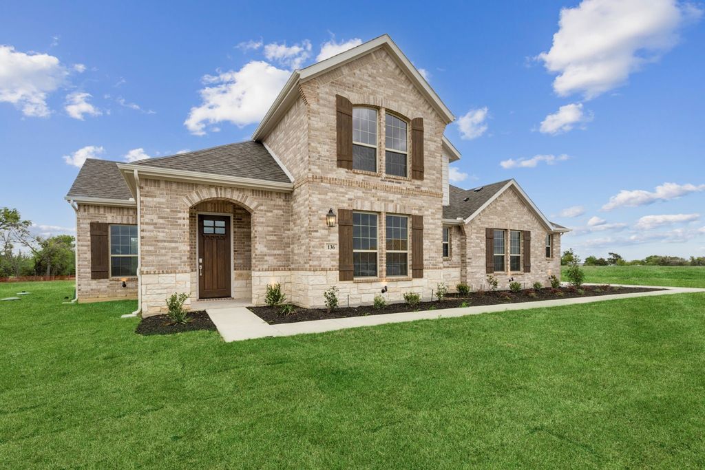 136 Swan Lake Drive, Waxahachie, TX 75165
