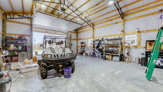 54 Thomas Rd, Fayetteville, TN 37334