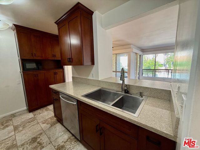 5600 Kensington Way 210, Culver City, CA 90230