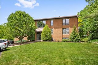 200 Commerce Dr, Moon/crescent Twp, PA 15108