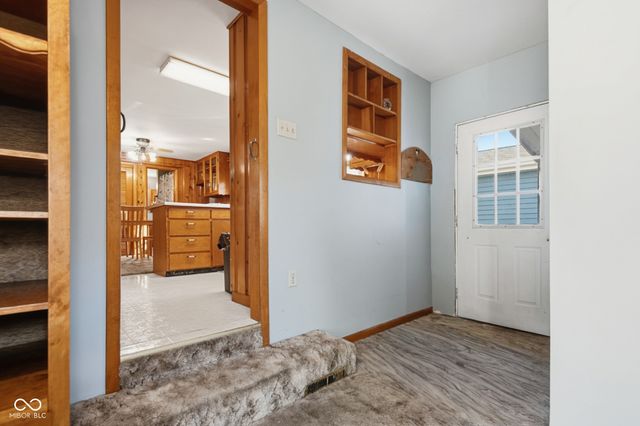 619 Falcon Drive, Columbus, IN 47201