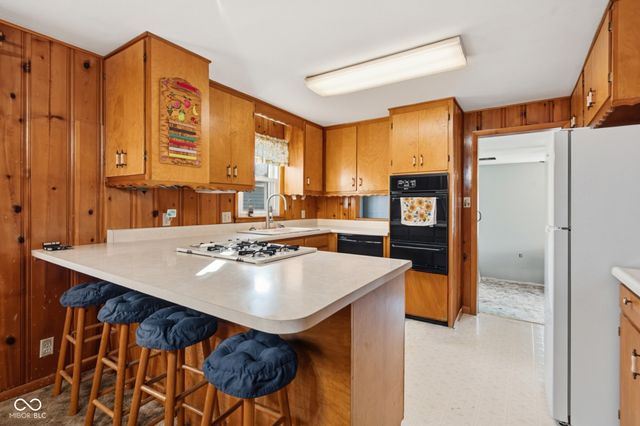 619 Falcon Drive, Columbus, IN 47201