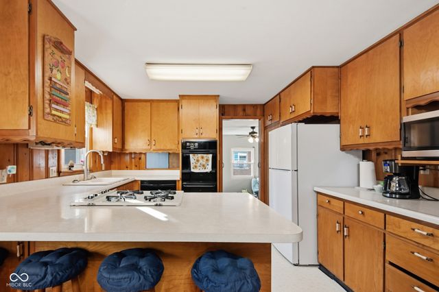 619 Falcon Drive, Columbus, IN 47201