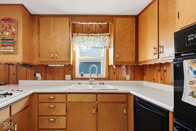 619 Falcon Drive, Columbus, IN 47201