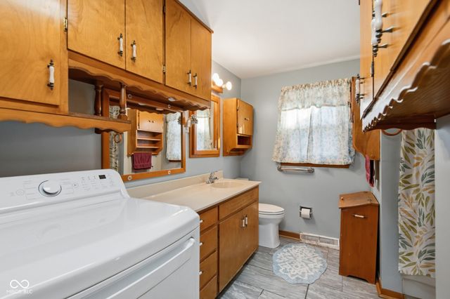 619 Falcon Drive, Columbus, IN 47201