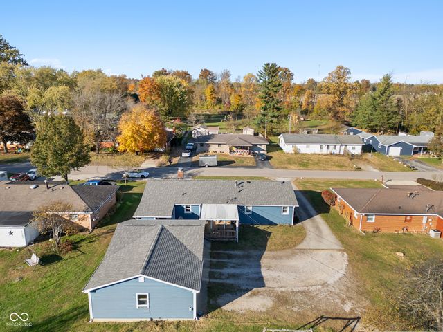 619 Falcon Drive, Columbus, IN 47201