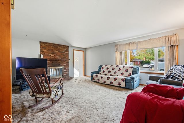 619 Falcon Drive, Columbus, IN 47201