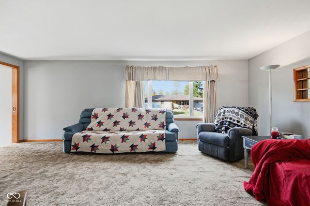 619 Falcon Drive, Columbus, IN 47201