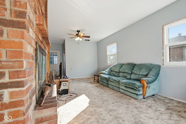 619 Falcon Drive, Columbus, IN 47201