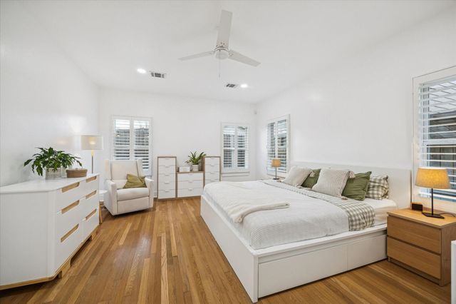 207 Tabor Street, Houston, TX 77009