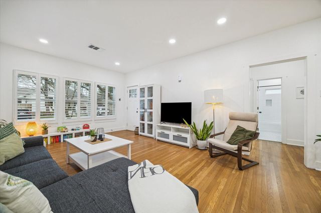 207 Tabor Street, Houston, TX 77009